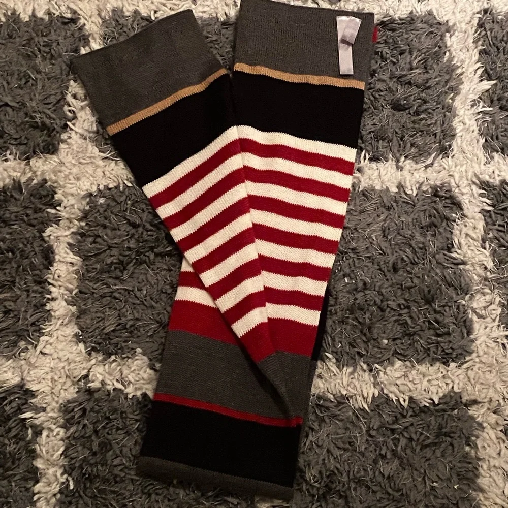 Chapter Club scarf - Picture 5 of 10